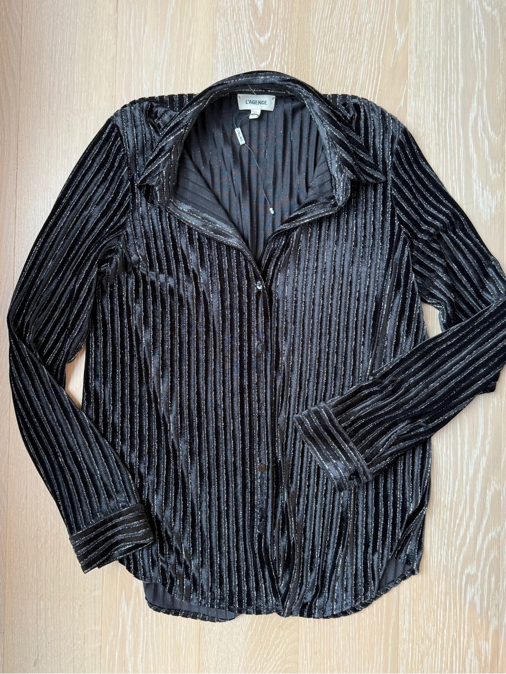 L'AGENCE Laurent Black Velvet Burnout Stripe Blouse size Medium New without tag - Picture 2 of 9